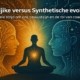 Bannerillustratie bij blog over natuurlijke versus synthetische evolutie, met mediterende figuur tussen een organisch en technologisch hoofd — visuele weergave van de spirituele strijd om bewustzijn en de rol van coaching.